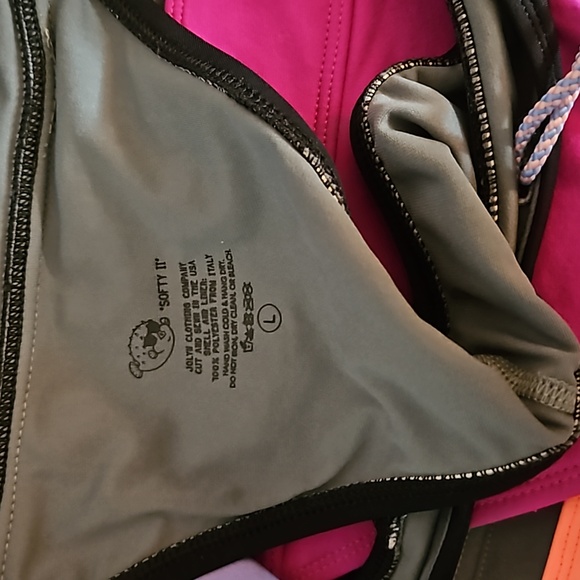 Jolyn Softy, L. Good condition. Price per suit. - Picture 6 of 10